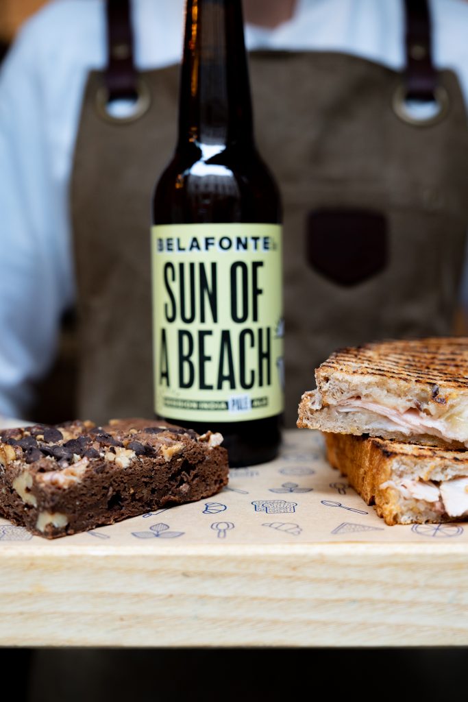 Photo déjeuner sandwich croque monsieur brownie Banneton Lyon bière Belafonte